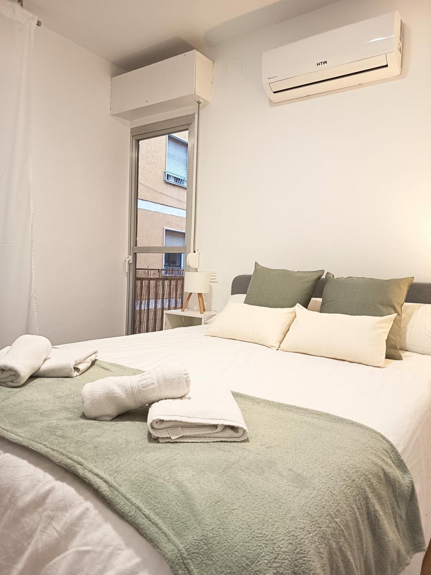 Modern Plaza De Toros Apartment With Free Parking Granada Exteriör bild